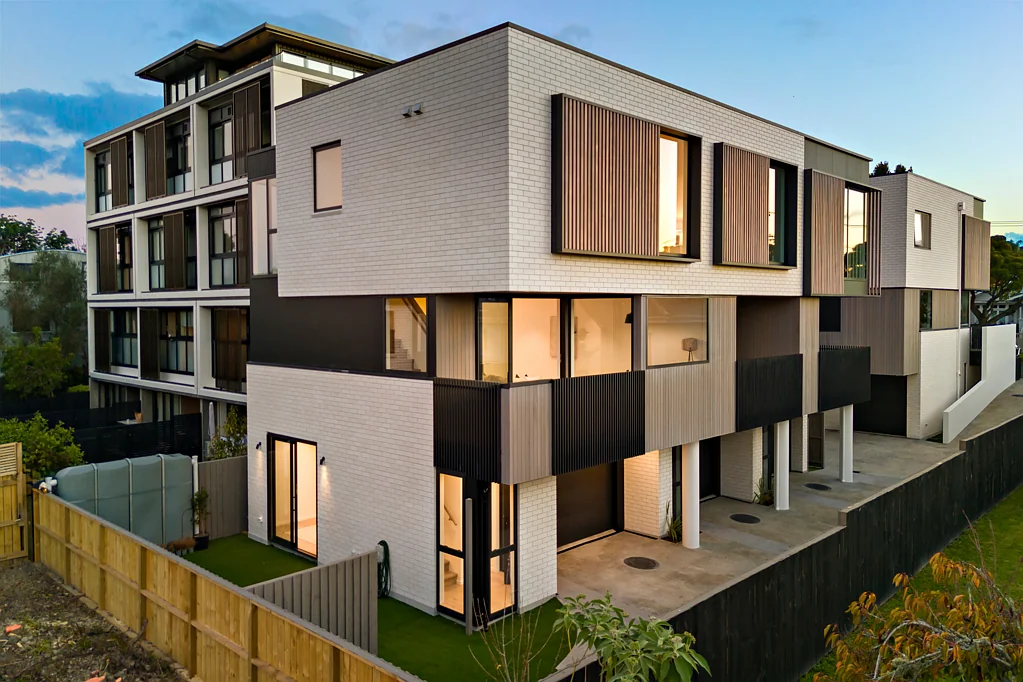 Point Chevalier 3房  Architectural Elegance with City Views