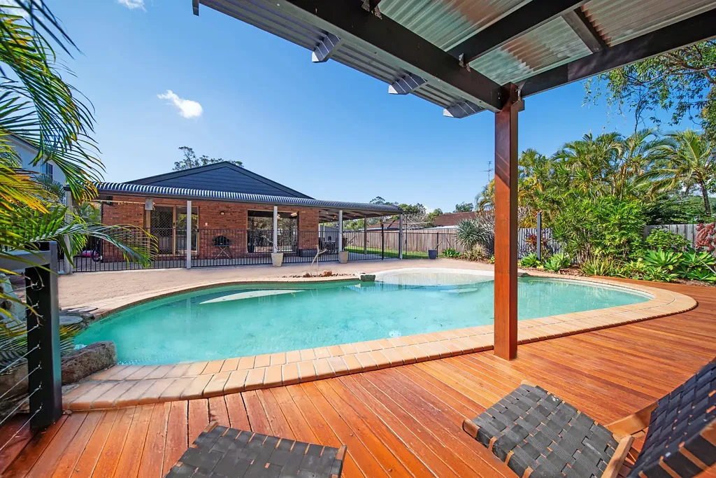 Mountain Creek 5 Bedroom Family Sized Entertainer with Pool