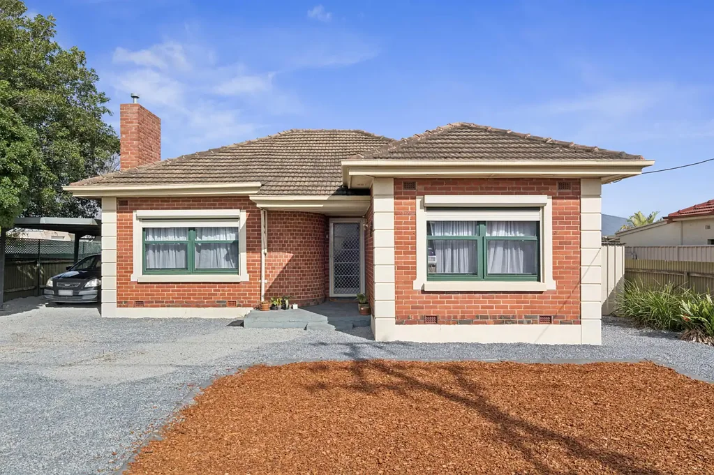 Clovelly Park 2બેડરૂમ Torrens Titled 2 Bedroom Family Home in corner allotment of 410sqm