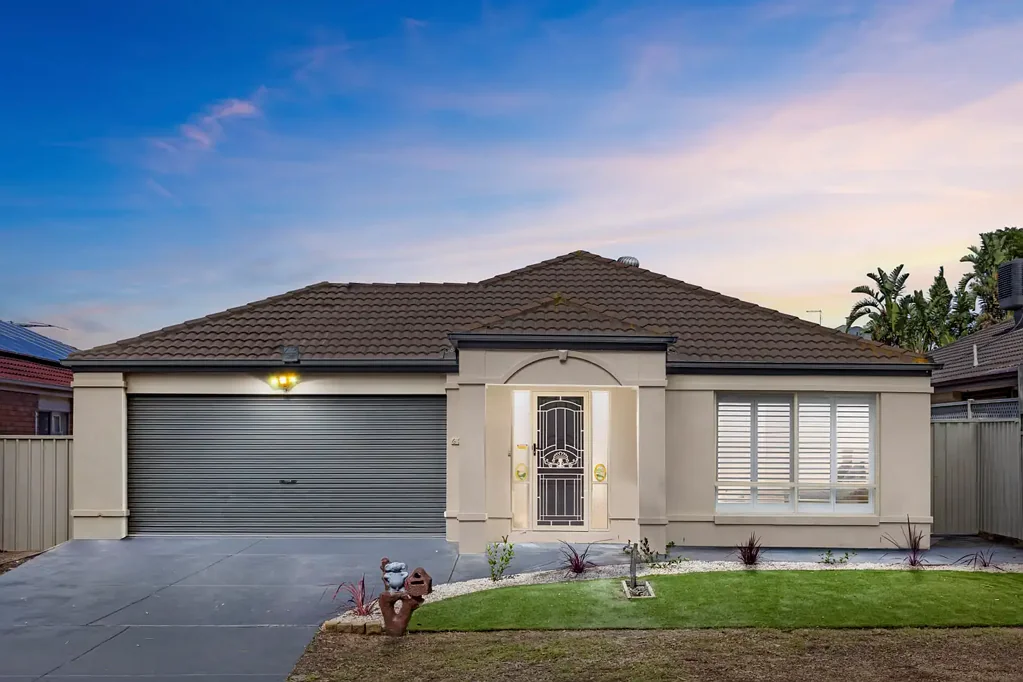 65 Abbington Crescent, Caroline Springs, VIC 3023