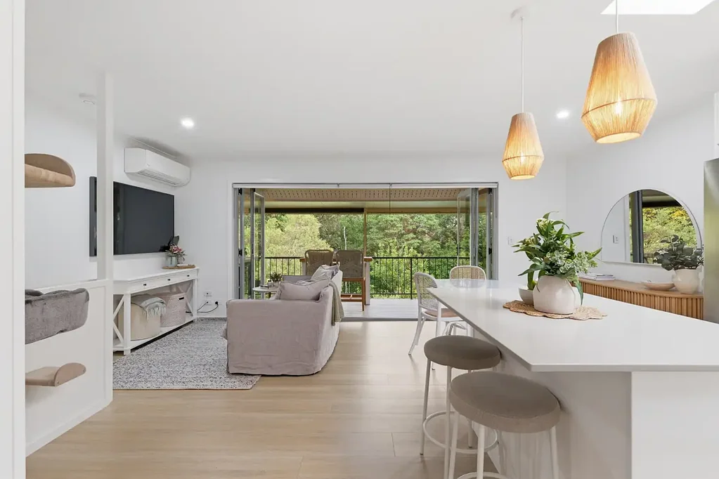 Arana Hills 2部屋 Contemporary Townhouse Living Backing onto Peaceful Bushland