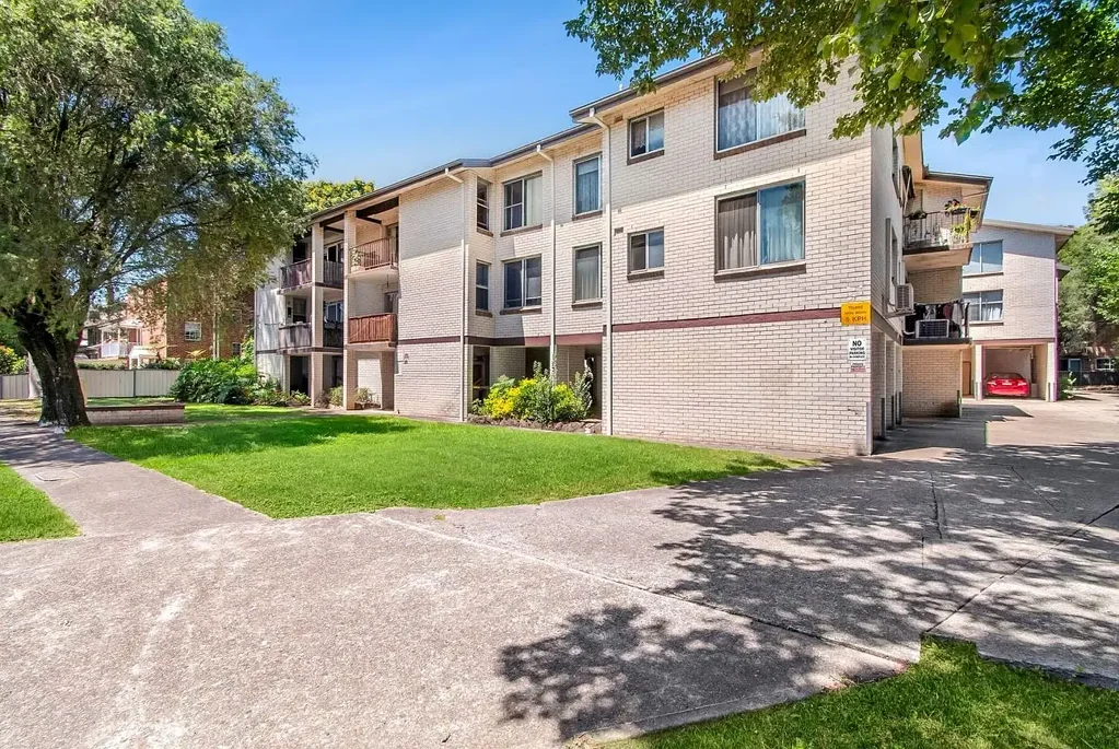 Modern Renovated Unit in the Heart of Richmond with Pool Access & Premium Inclusions