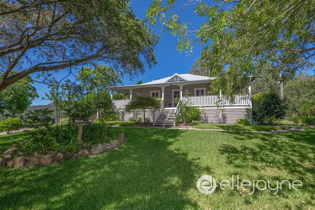 Sweetmans Creek 9 Bedroom ‘HOLLYBROOK ESTATE’ – STUNNING 89 ACRE PROPERTY WITH FOUR APPROVED DWELLINGS & APPROVAL FOR TWO MORE – WOLLOMBI VALLEY