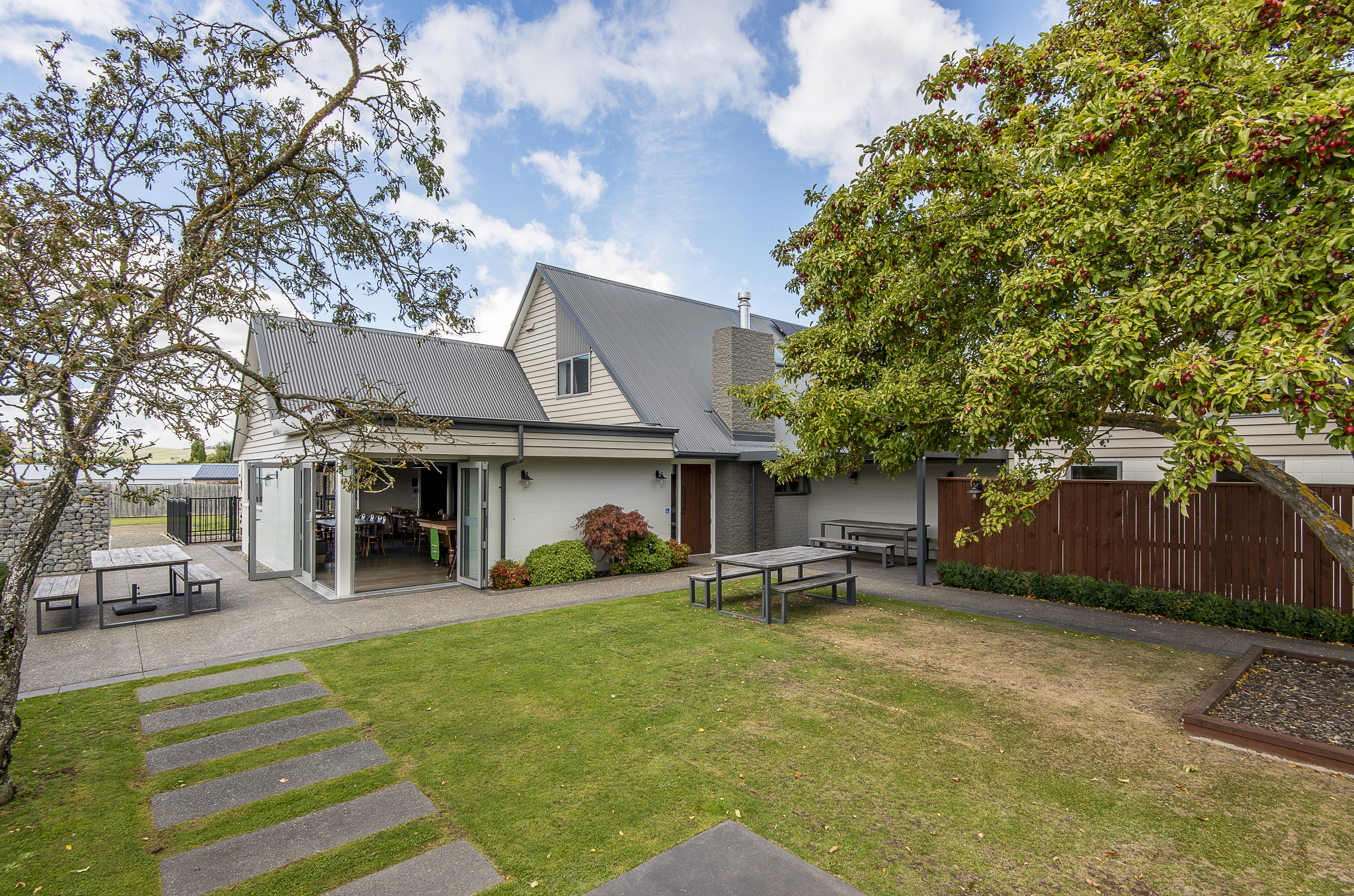 1 Gladstone Street, Hawarden, Hurunui, 8 Bedrooms, 0 Bathrooms, Home & Income