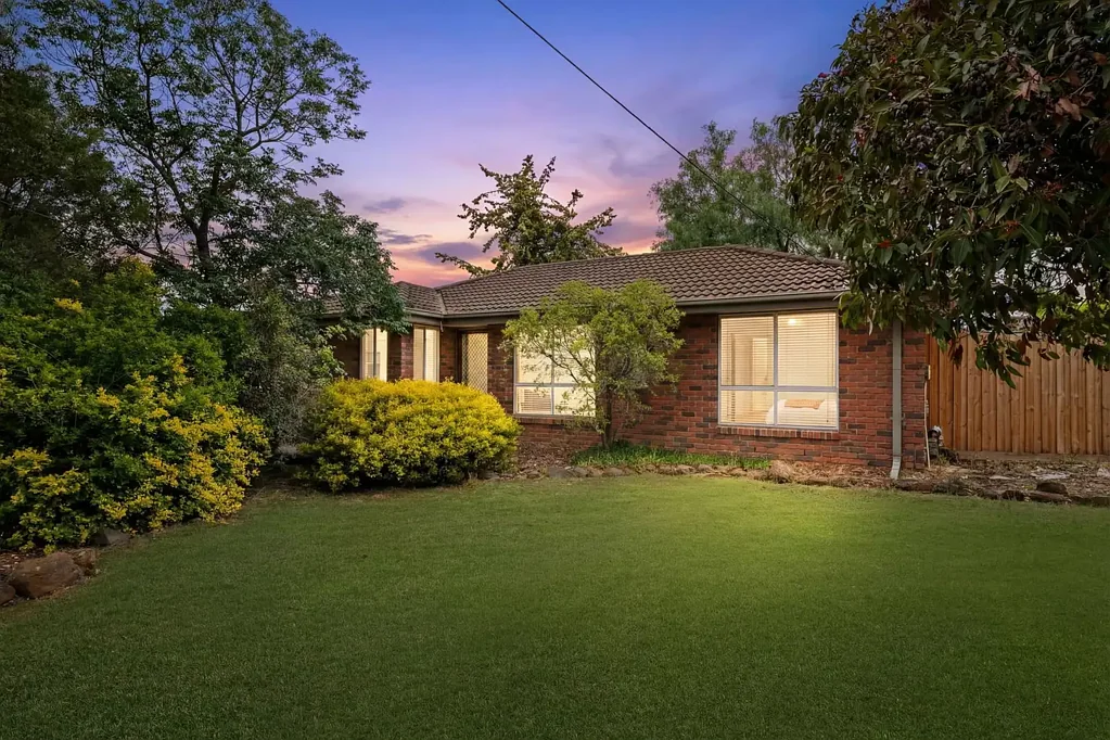 8 Illawong Grove, Werribee, VIC 3030