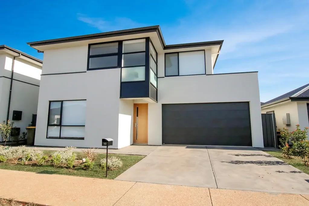 Spacious Modern Family Living in Sought-After Angle Vale!