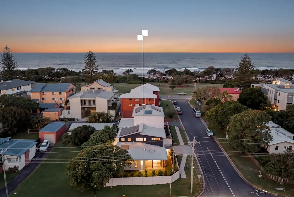 Kingscliff 4 Bedroom Modern Coastal Living