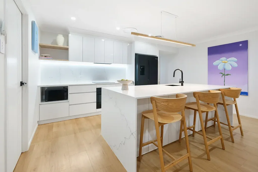 Fern Bay 4कमरा Put simply, freshly updated for relaxed seaside living