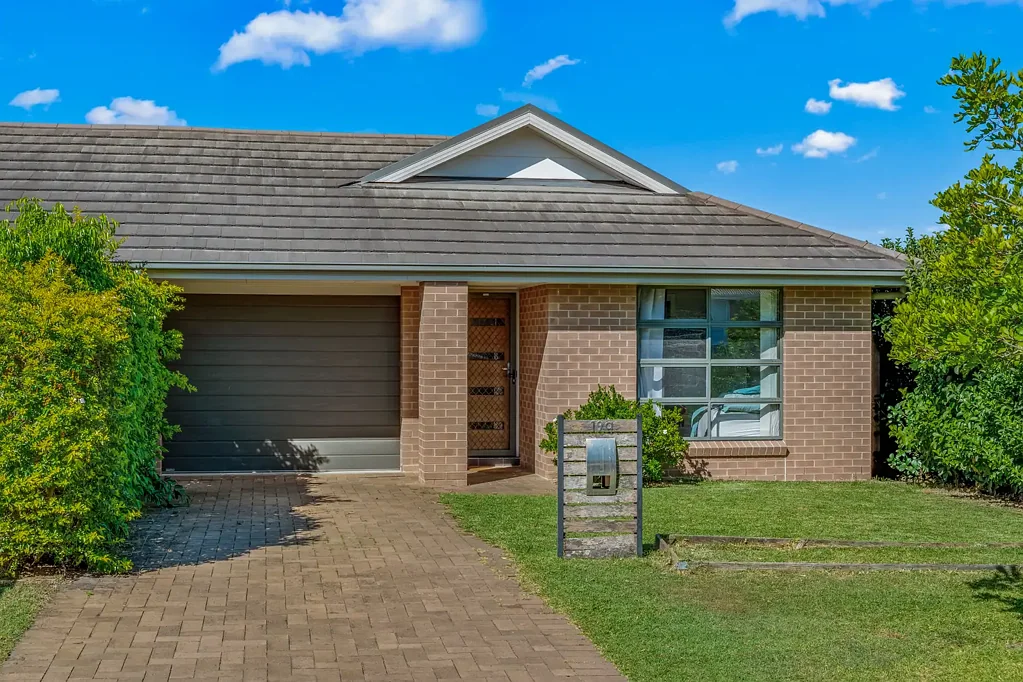 Aberglasslyn 3房  TORRENS TITLE DUPLEX!!