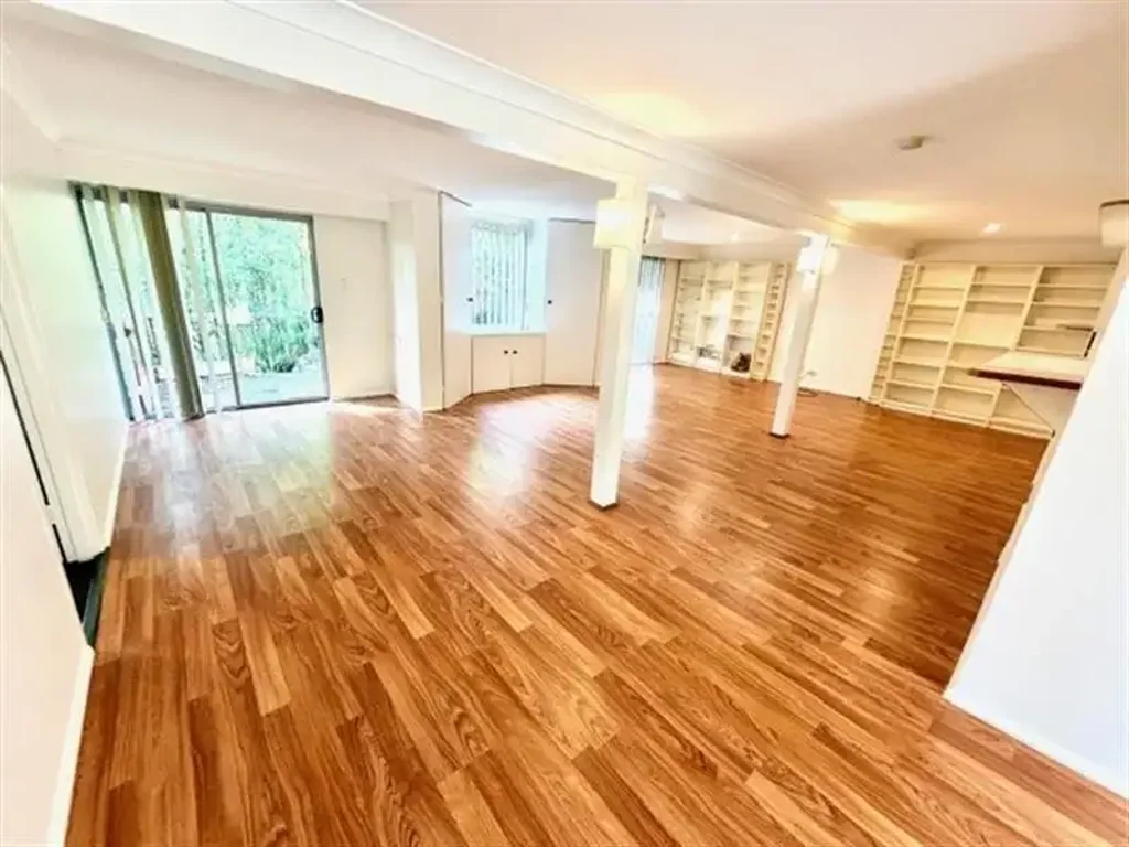 LARGE RENOVATED 2 BEDROOM HALF HOUSE