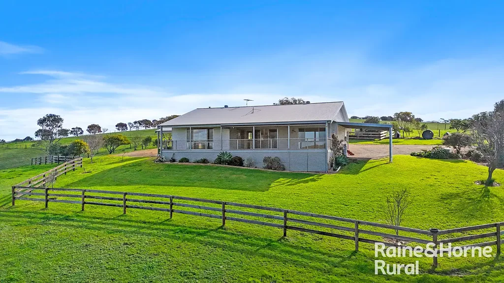 Ashbourne  'Bimbadeen Heights' - Rural serenity with breath-taking views on 9.9 acres.