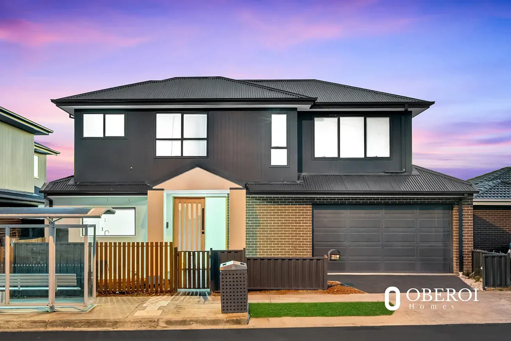 Keysborough 3部屋 Brand New Luxury Home with High End Finishes!