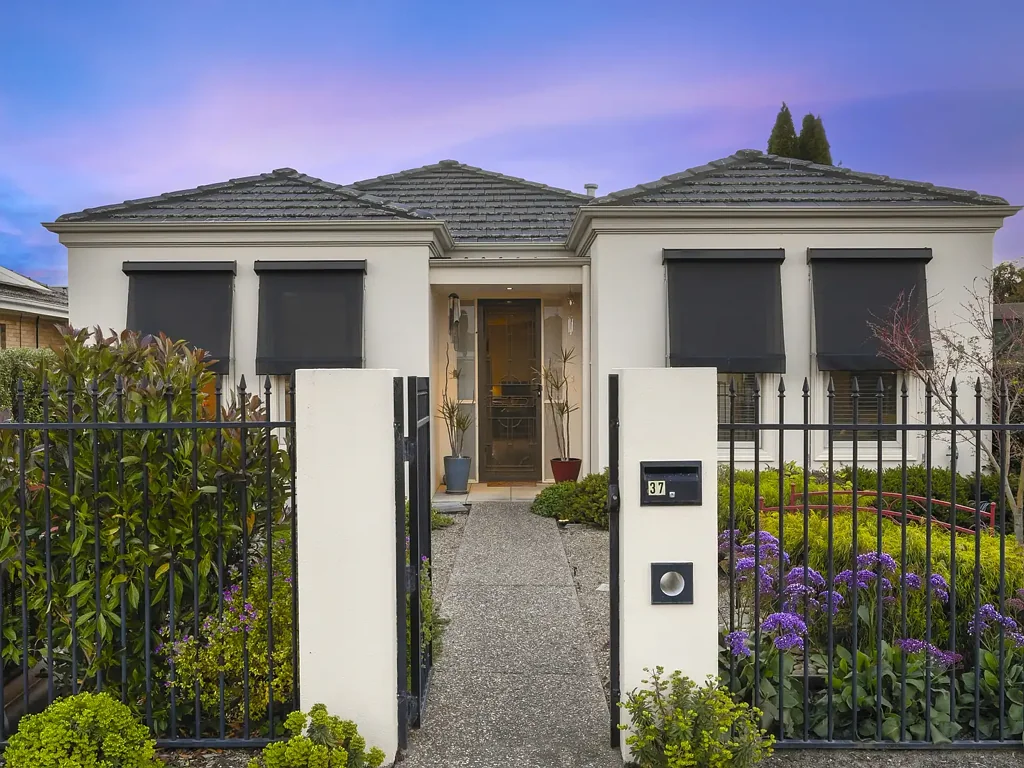 Wodonga 3બેડરૂમ Imagine Central Living at Its Finest… Can You Picture It?
