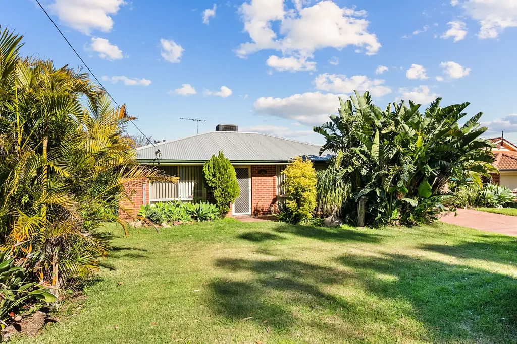 Forrestfield 3 Bedroom Room for Kids, the Cars, and That Project You'll Finish One Day