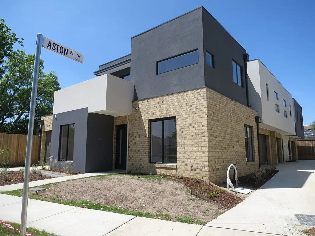 2 Aston Place, Bayswater, VIC 3153, 2 slaapkamers, 2 badkamers, Townhouse