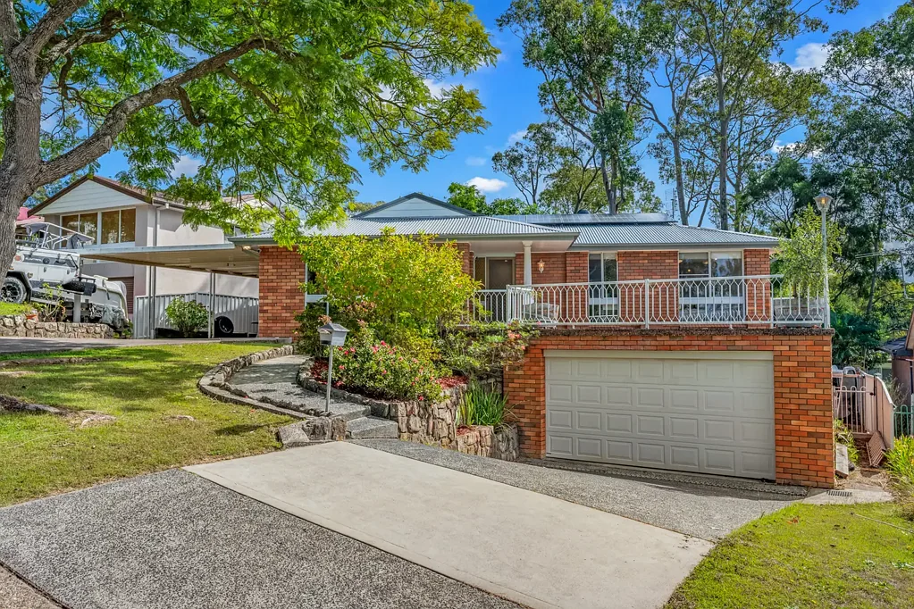 Carey Bay 5ห้องนอน Expansive Lakeside Living with Space, Views & Endless Versatility