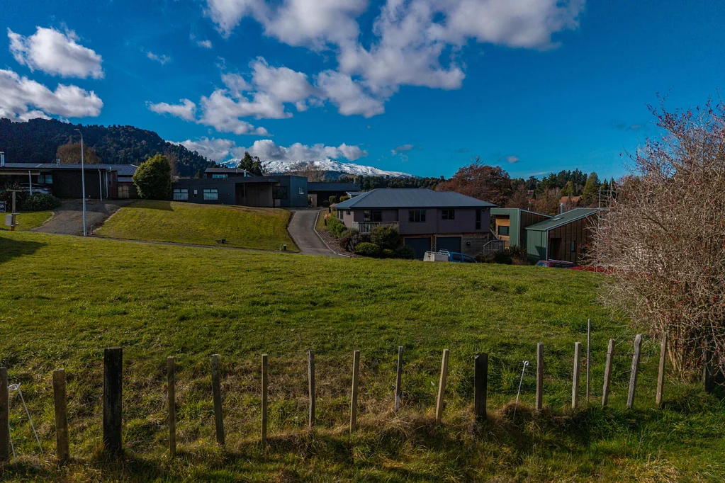 Ohakune Elevated Section with a Breathtaking View!