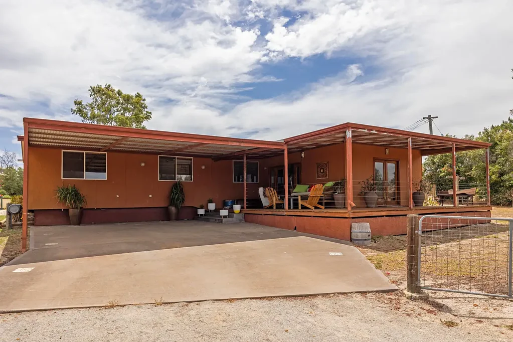 11 Lang Street, Badgingarra, WA 6521