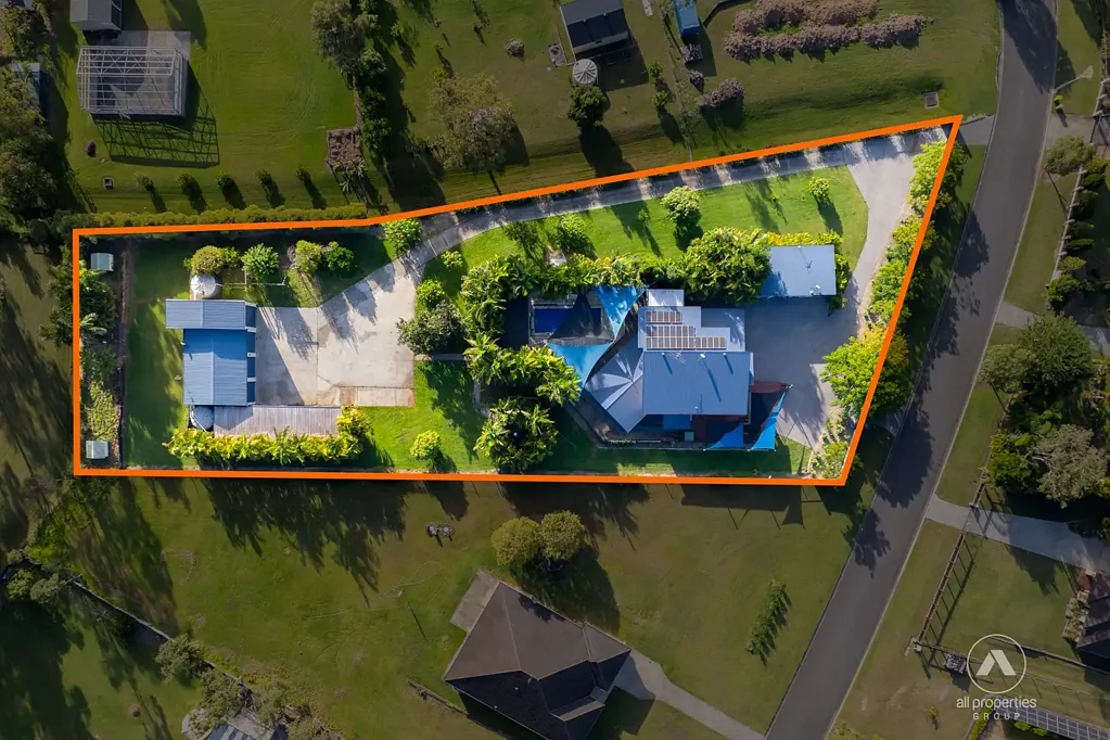 New Beith 5 Bedroom Prestige Acreage Living at Its Finest