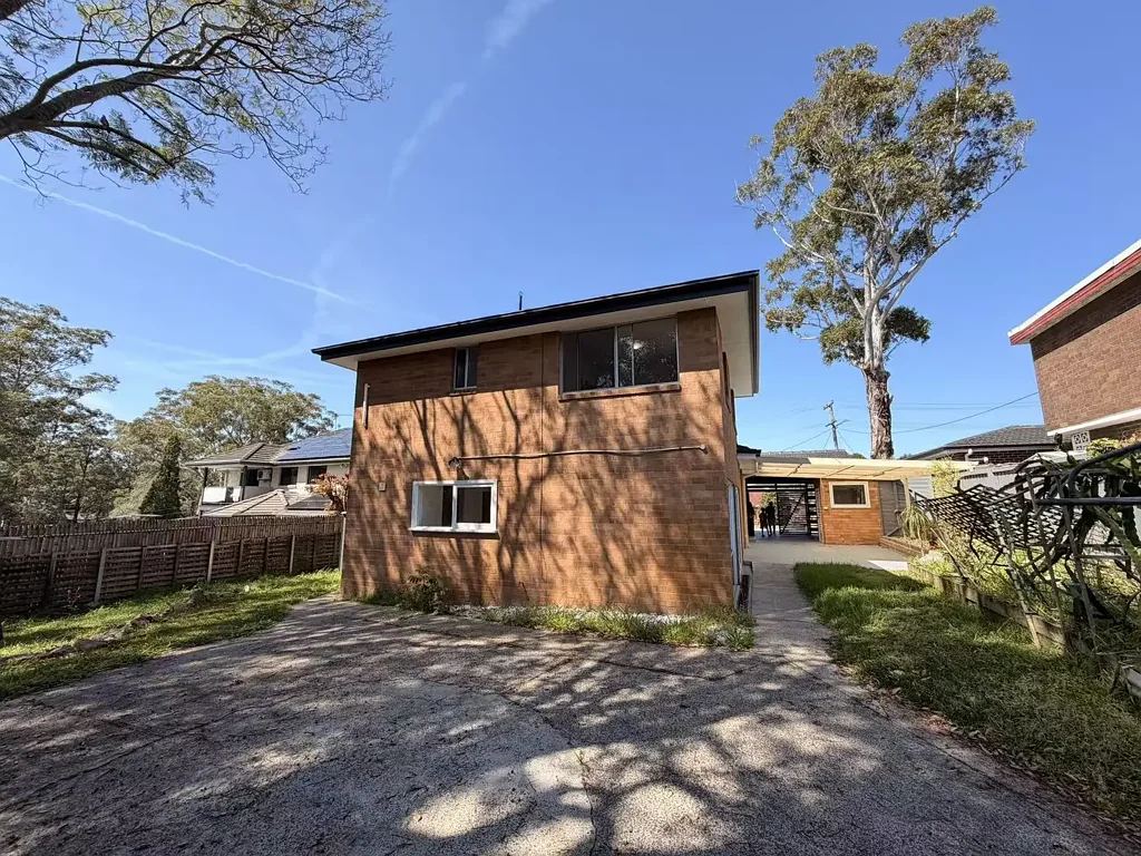 Private 2-Bedroom Grannyflat  in Sought-After Carlingford Location