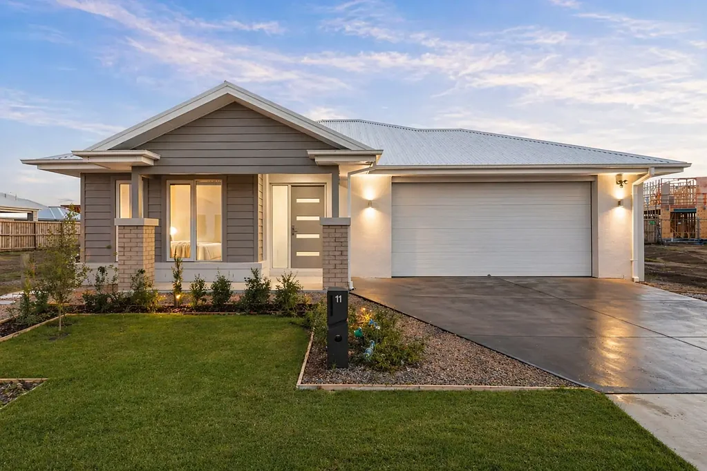 Point Lonsdale 4Phòng ngủ Big, Bright and Move-In Ready — Exceptional Value in The Point
