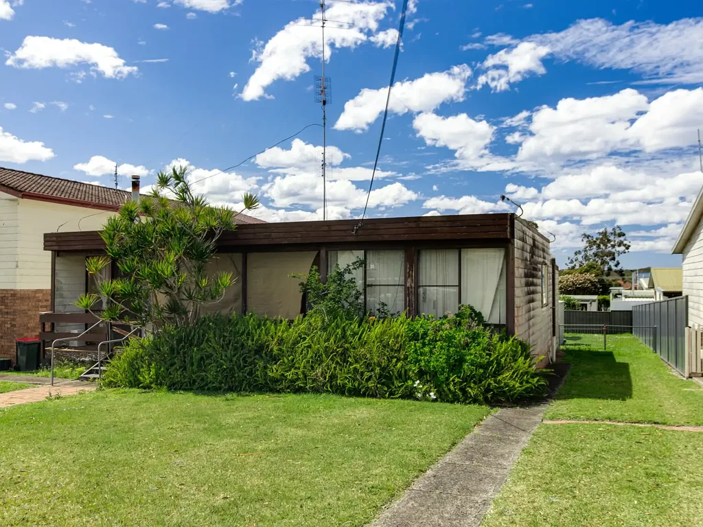 77 Sussex Inlet Road, Sussex Inlet, NSW 2540