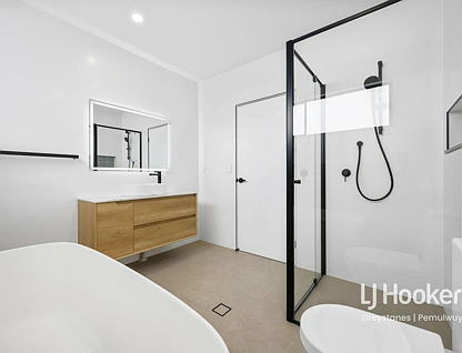 11 Gloucester Ave, Merrylands, Parramatta (Northwest suburbs), 5 habitaciones, 3 baños, House