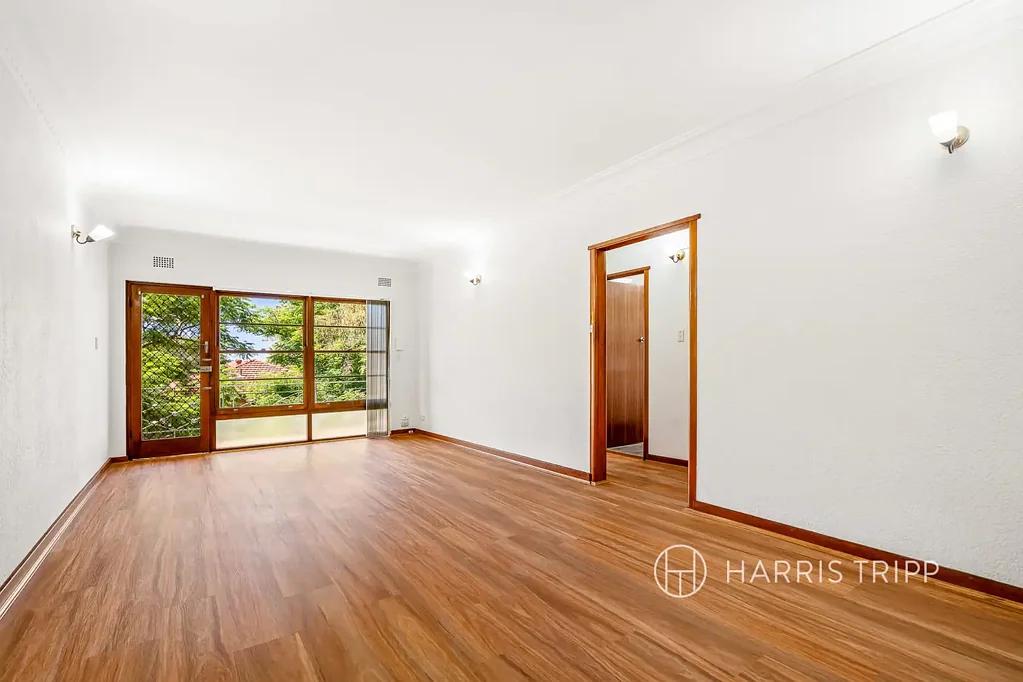 Beautifully Refreshed in a Leafy Ashfield Setting
