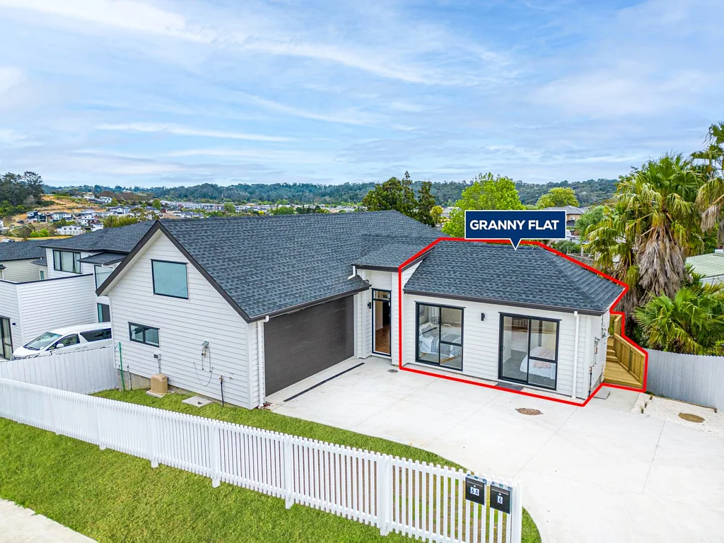 Swanson 6房  Modern Luxury Living with Home & Income Potential
