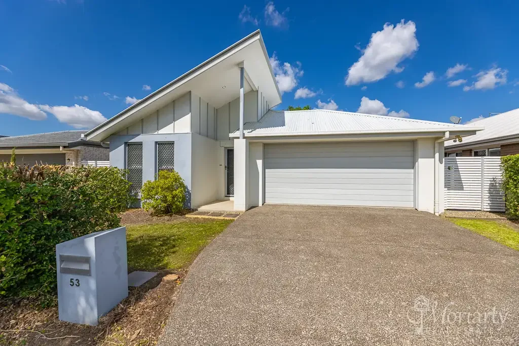 Caboolture South 3房 Riverbank Estate 482m²地块 带棚露台 Omega厨房 Bosch电器 低维护庭院 家庭友好社区 Under Contract by Moriarty Real Estate