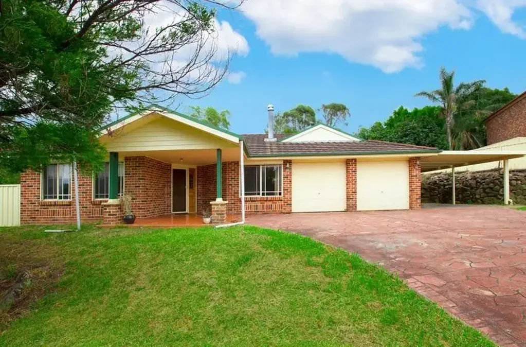 Spacious Family Home in Peaceful Cambewarra Village