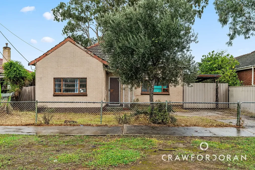 Pennington 3 Bedroom Hold, Rebuild or Reimagine…