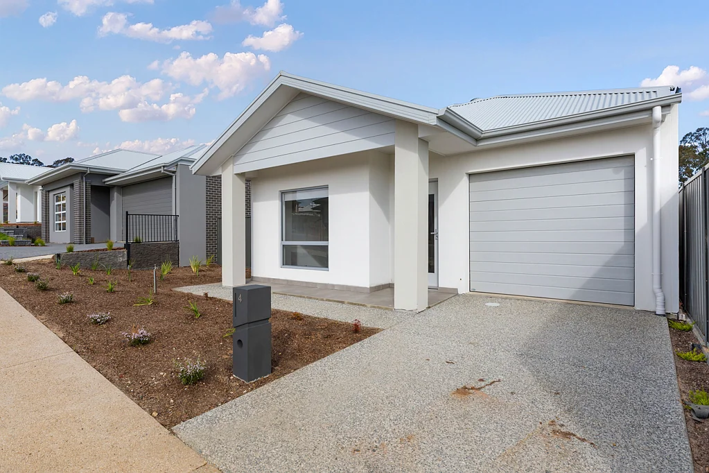 4 Newbury Street, Mount Barker, SA 5251