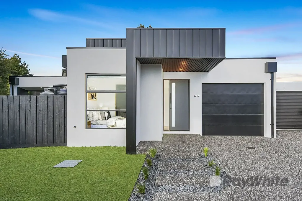 2/19 Leigh Court, Doveton, VIC 3177