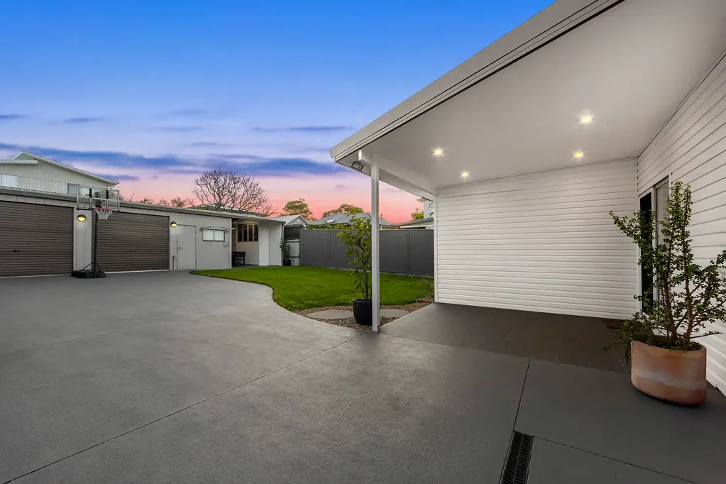 Caringbah 4ਬੈੱਡਰੂਮ Family Living with Space, Light, and Lifestyle