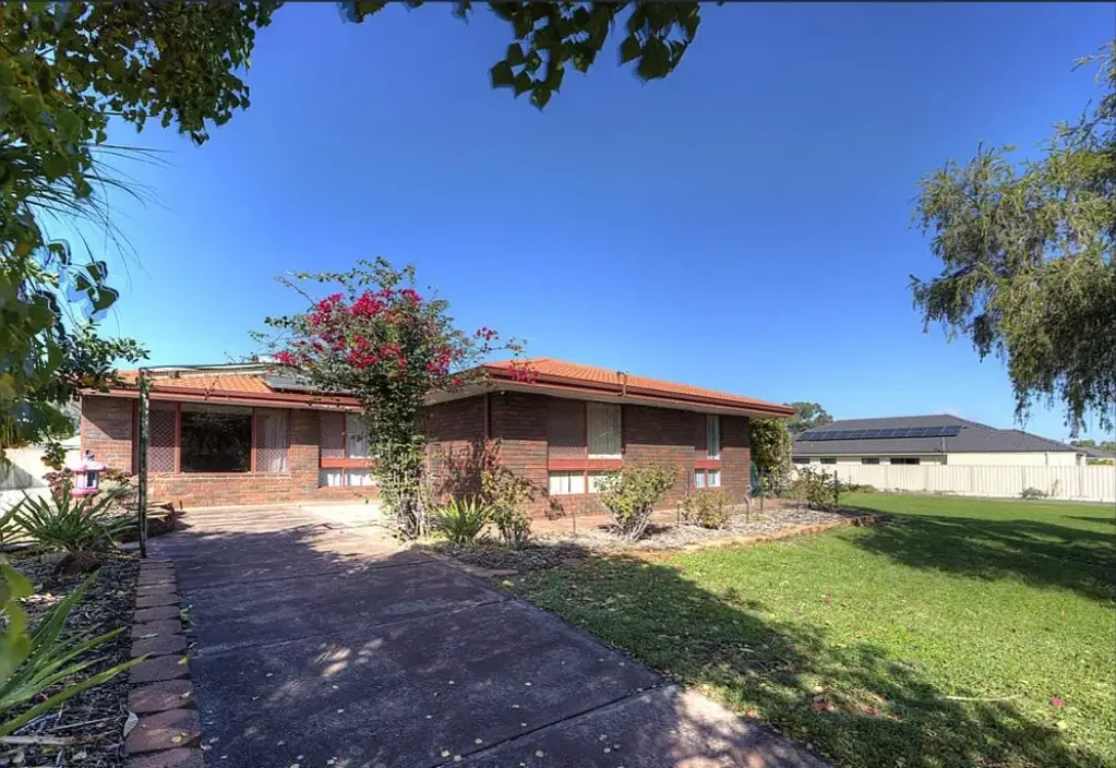 Huge Family Living on a Massive 1,655m² Block - Wattle Grove Primary School Zone!
