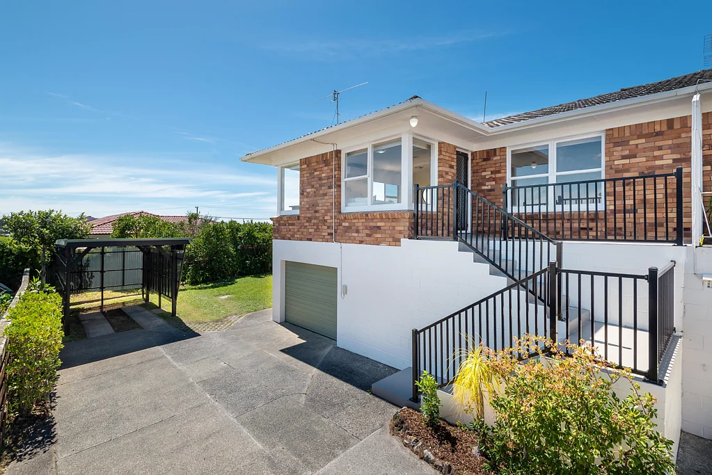 2/12 Westwell Road, Belmont, North Shore City, Auckland