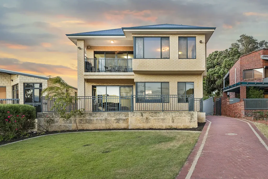 3B Cowper Road, Sorrento, WA 6020