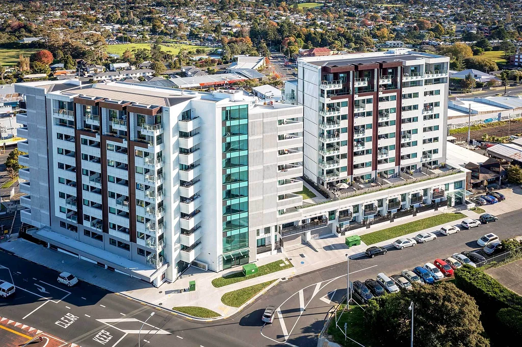 Stylish Two-Level Apartment with Secure Parking