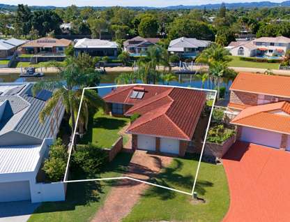 32 Drayton Terrace, Mermaid Waters, QLD 4218, 4 Bedrooms, 2 Bathrooms, House