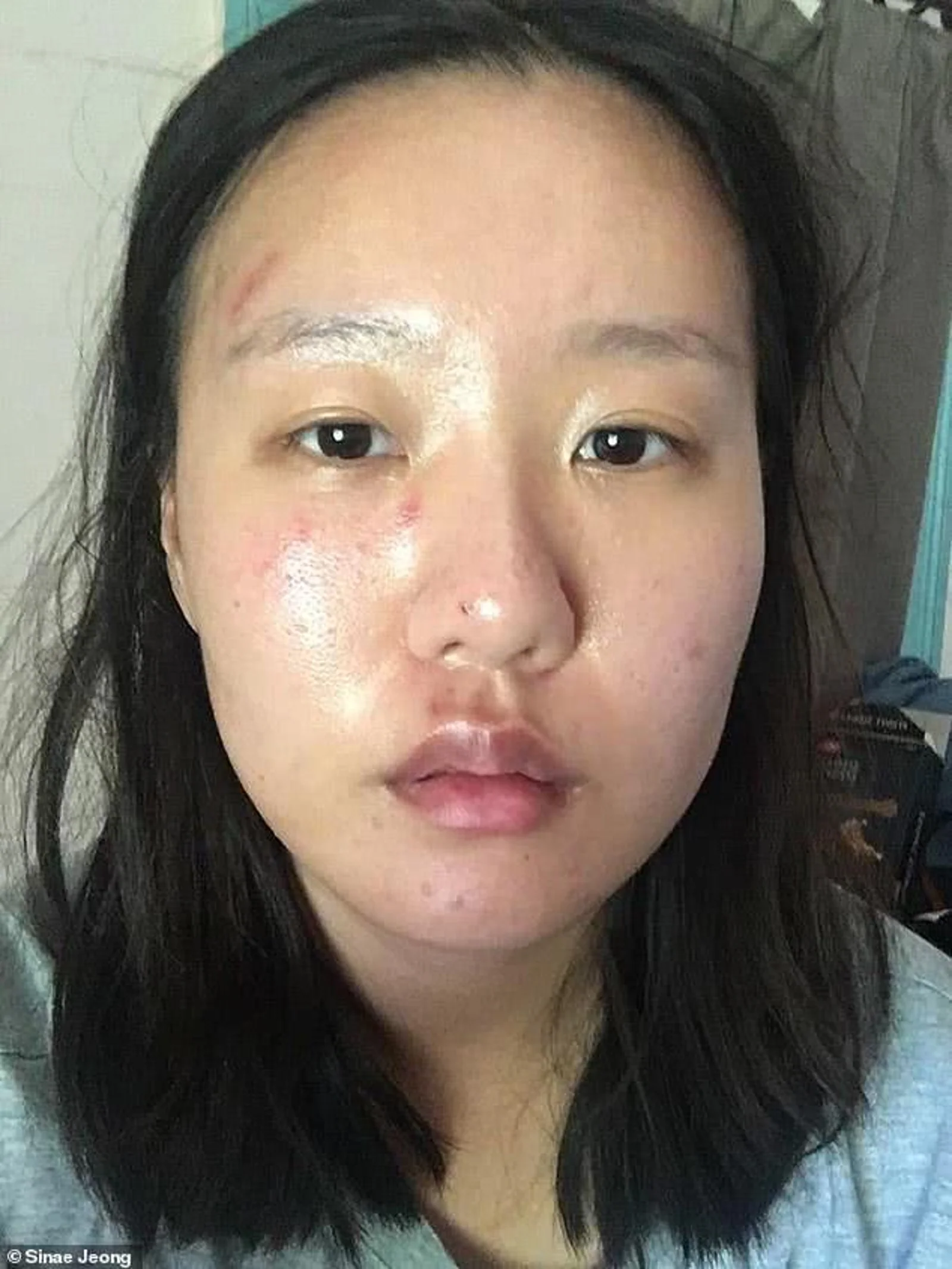 韩国女子在澳大利亚被人抓着头发殴打，被骂滚回你的国家
