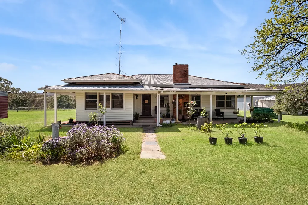 Tooborac 3બેડરૂમ Country Lifestyle with Productive Acreage and Modern Comforts