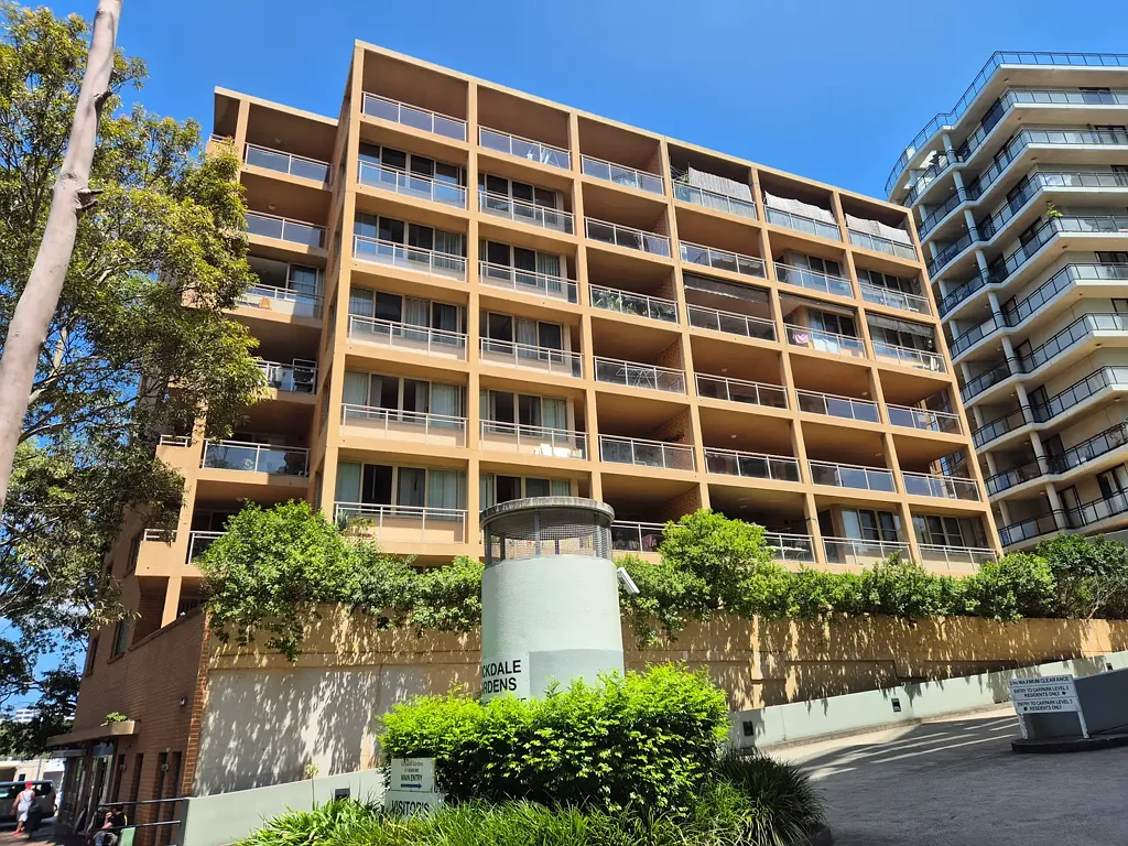 Huge-sized two bedder in convenient location