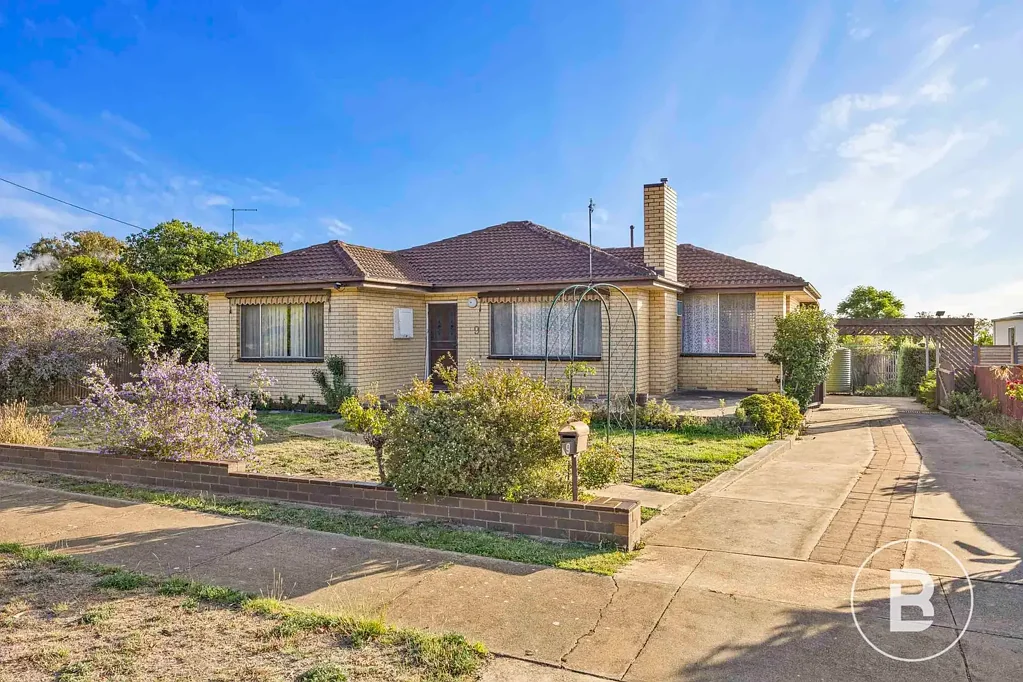 Stawell 3房  Solid Triple Fronted Home with Space, Shedding & Endless Potential