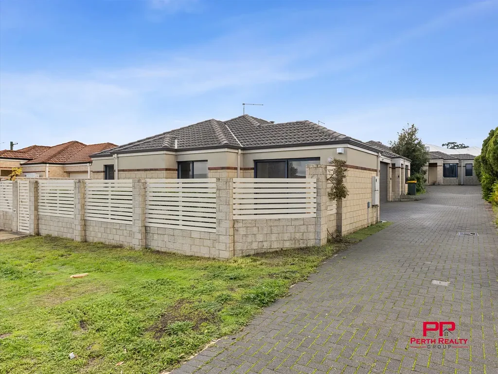 Stylish Single-Level Villa - 3 Bed, 2 Bath, Double Garage