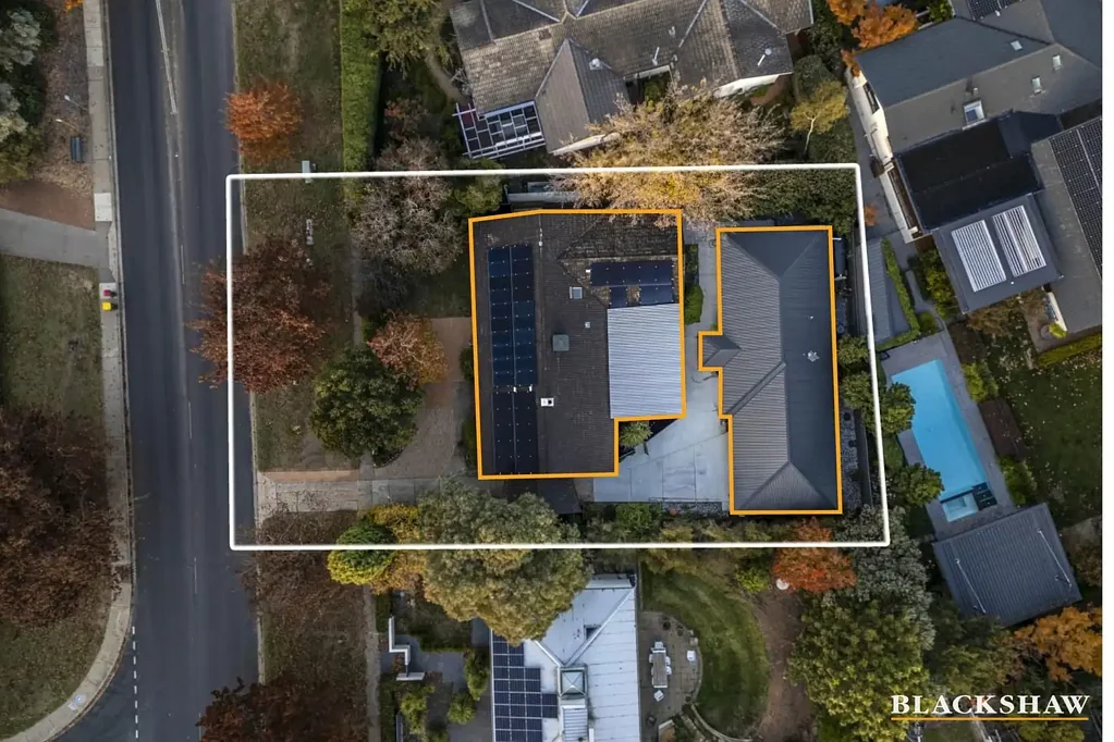 Red Hill 7部屋 Fully Renovated Home with Premium Features and Secondary Residence which is an ideal investment with ABB approx. $4,000-$6,000 per month!