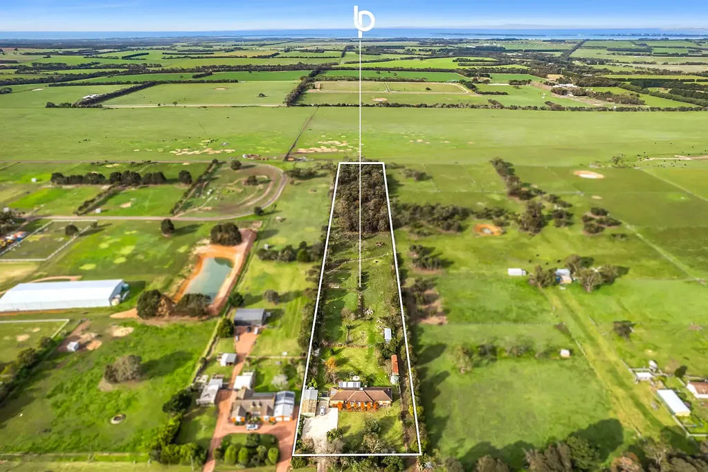 Mannerim 3房  Space, Serenity & Small Acreage Appeal