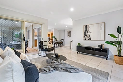 25 Lakeside Circuit, Sinnamon Park