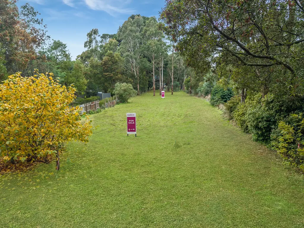 Trentham  Dual Title Opportunity with Bushland Backdrop
