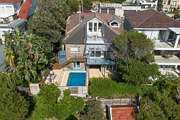 67 Beach Street, Coogee